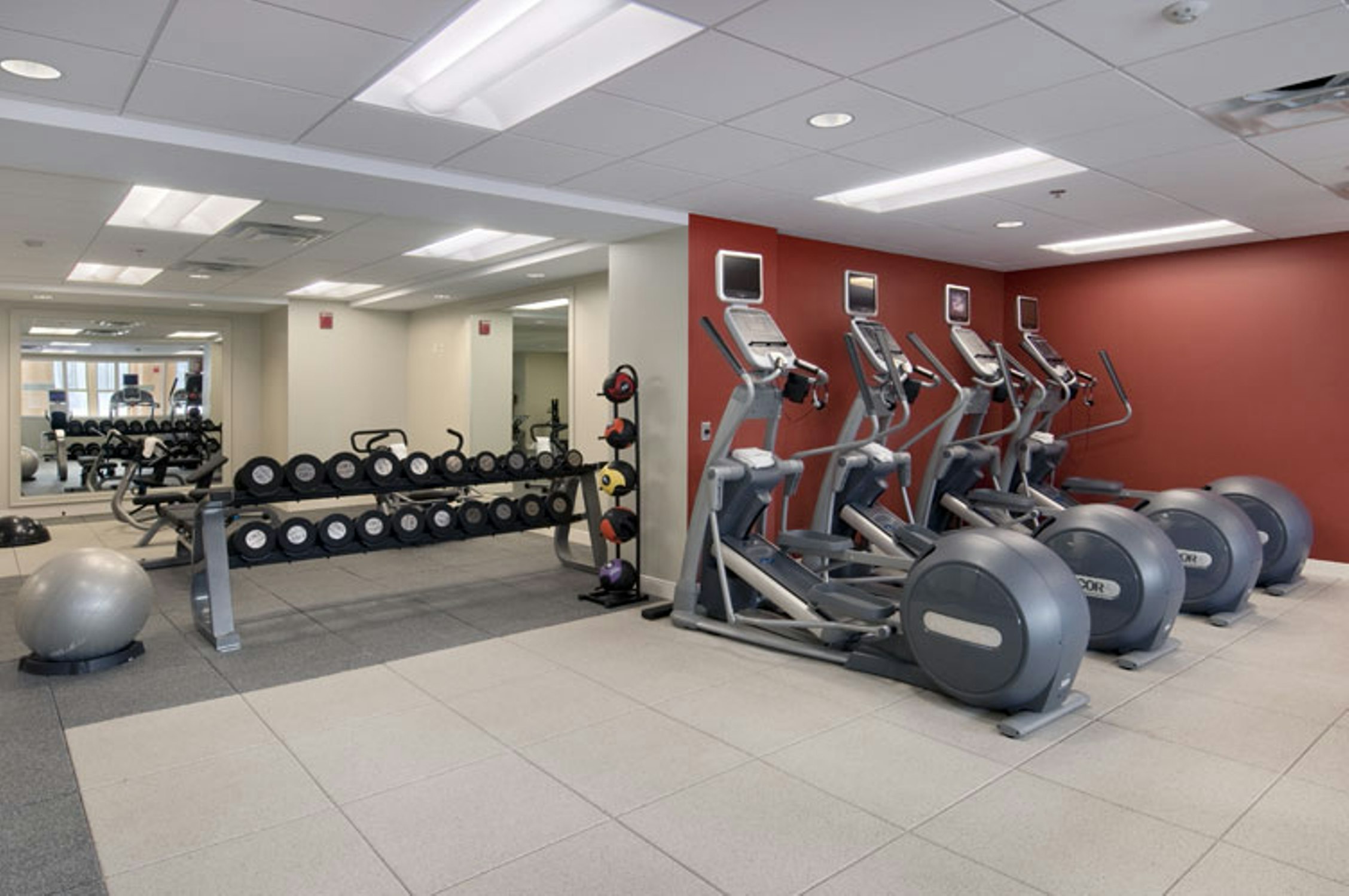 DoubleTree Suites by Hilton Detroit Downtown - Fort Shelby 24/59