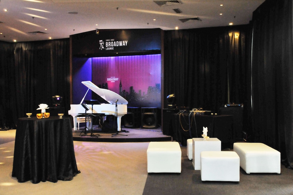 Berjaya Times Square Hotel 44/52