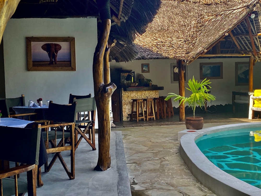 Mvuvi Lodge 35/50