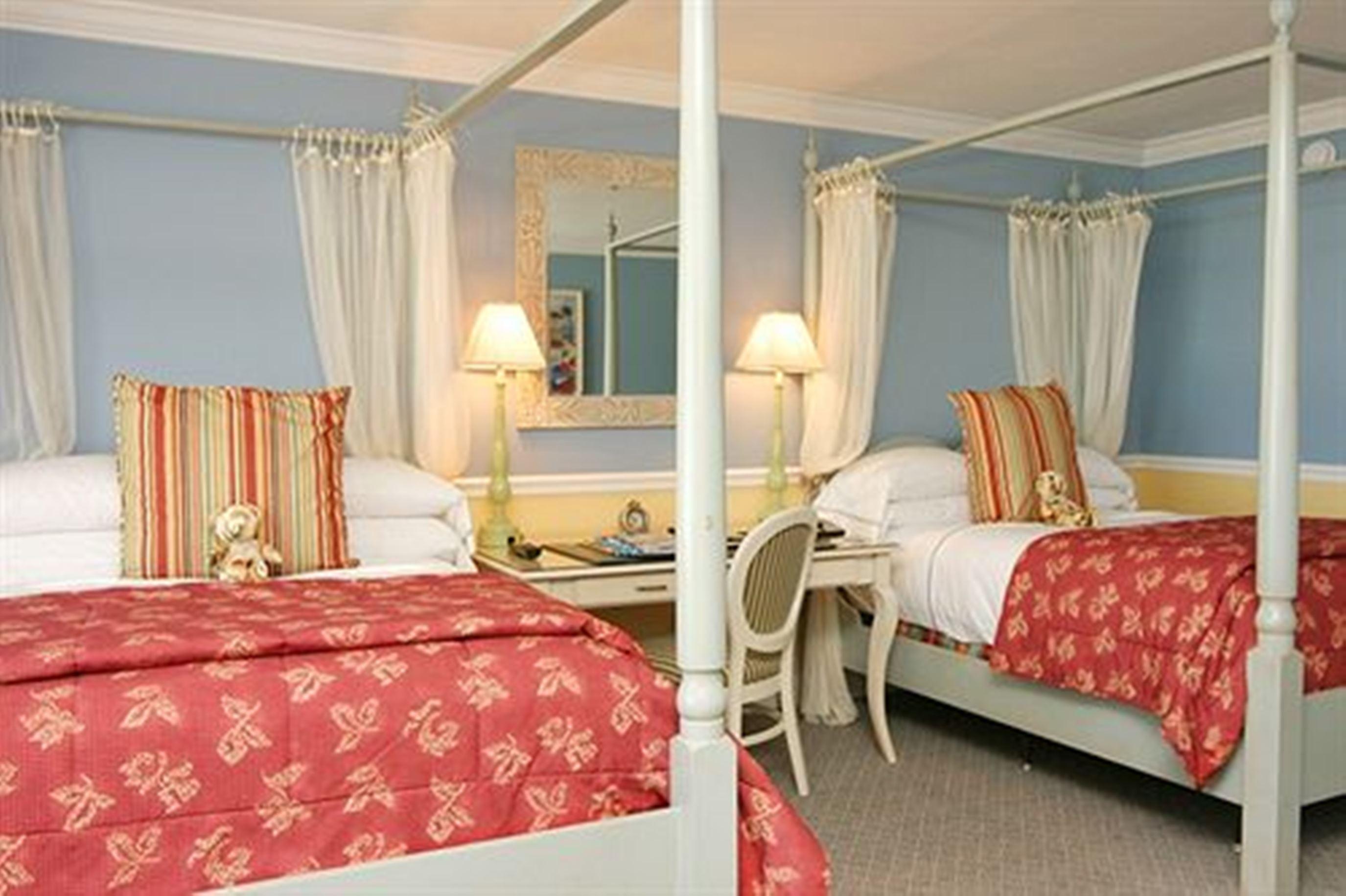 GUEST ROOM, DOUBLE BED, COAST VIEW