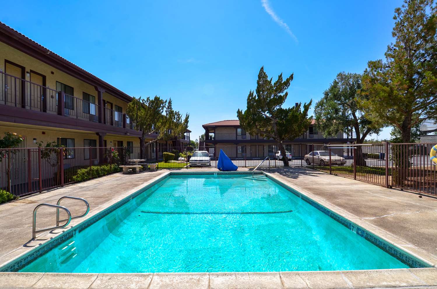 Days Inn By Wyndham Victorville 10/10