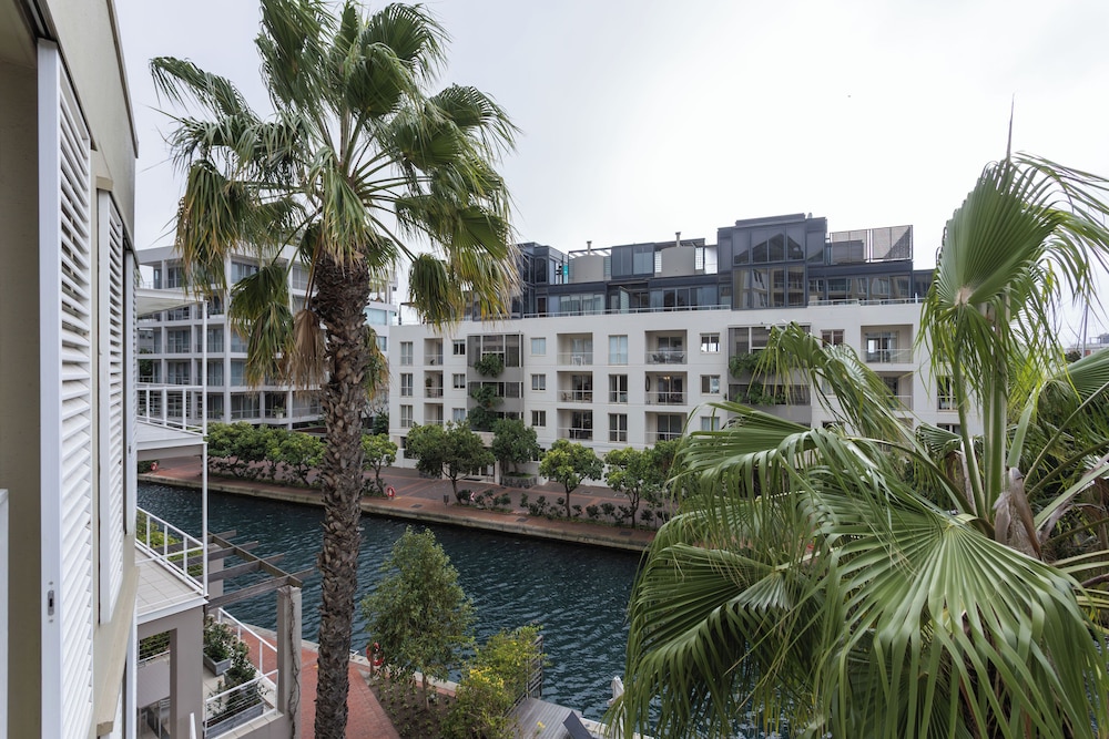 Mountain Marina Luxury Apartments 1/50