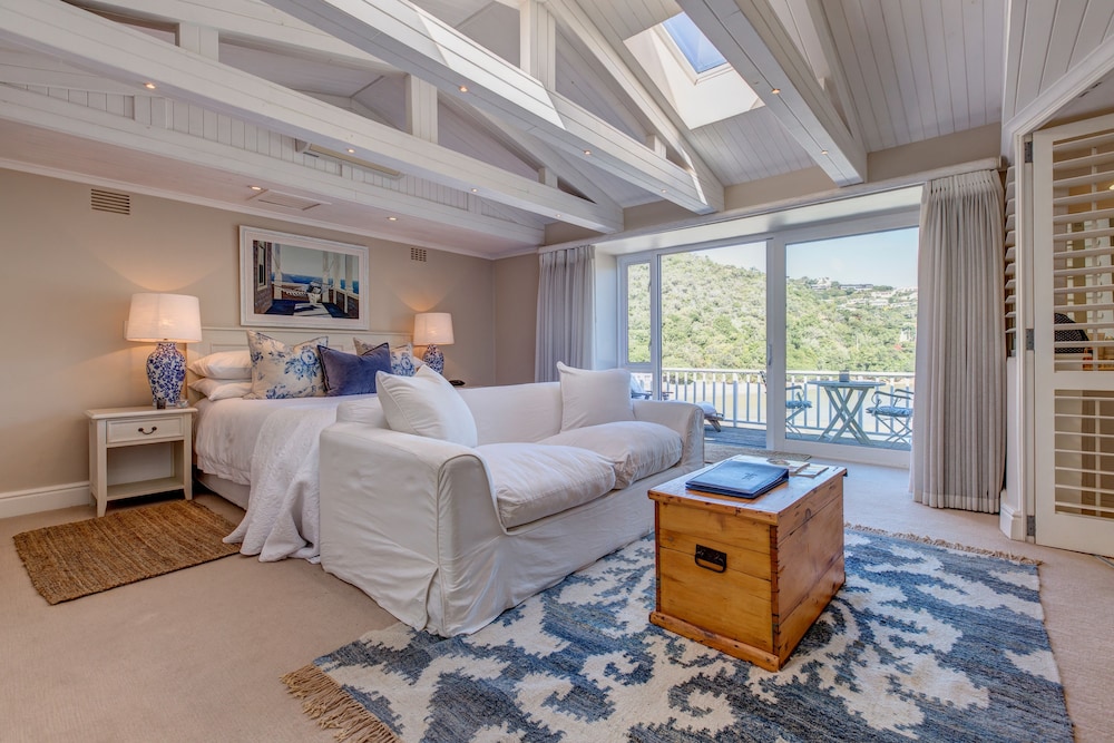 Luxury, Suite, King Bed, Lagoon View, Balcony
