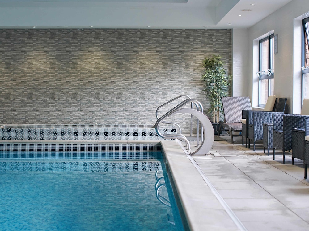 swimming pool spa
