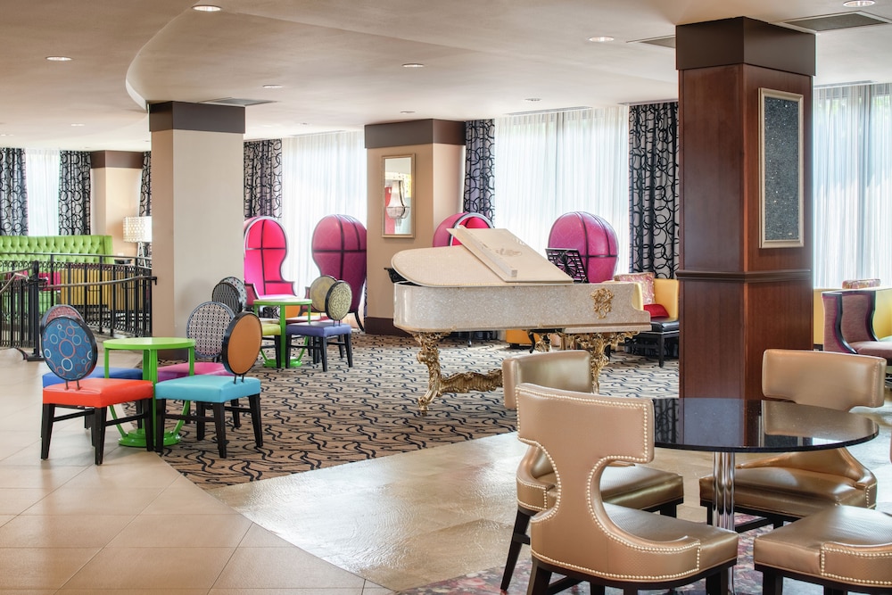 Staypineapple At The Maxwell Hotel 35/50