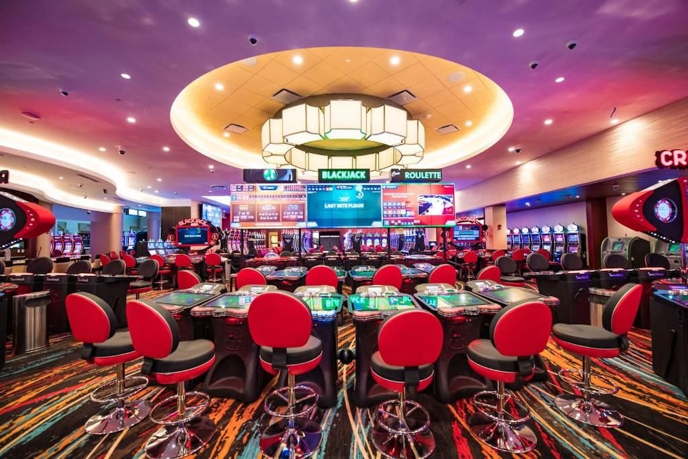 Jake's 58 Hotel & Casino 63/67