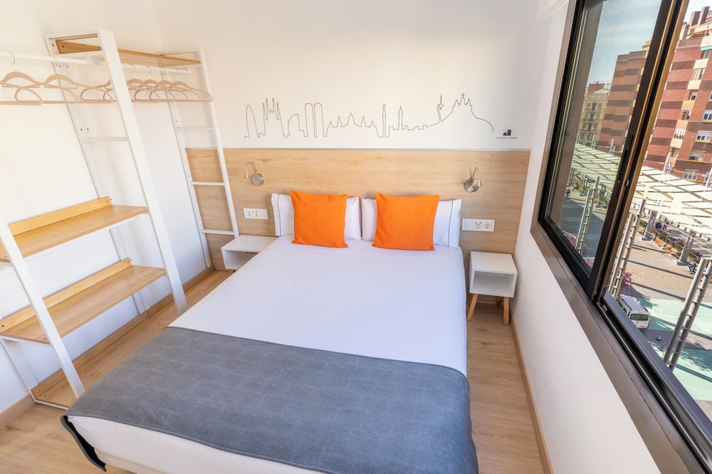 Hostal Sans 23/50