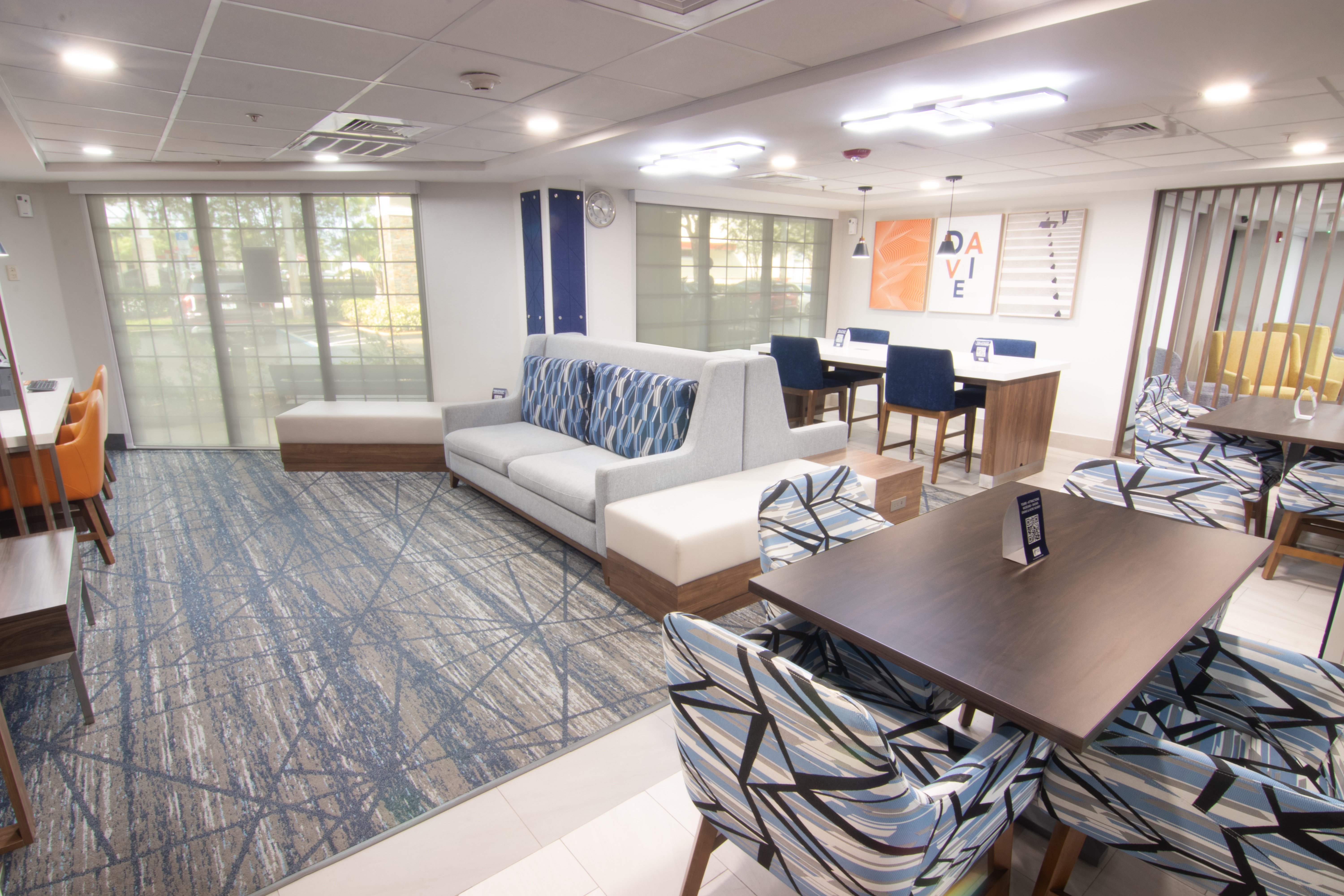 Holiday Inn Express Hotel Suites Fort Lauderdale Airport West 33/50
