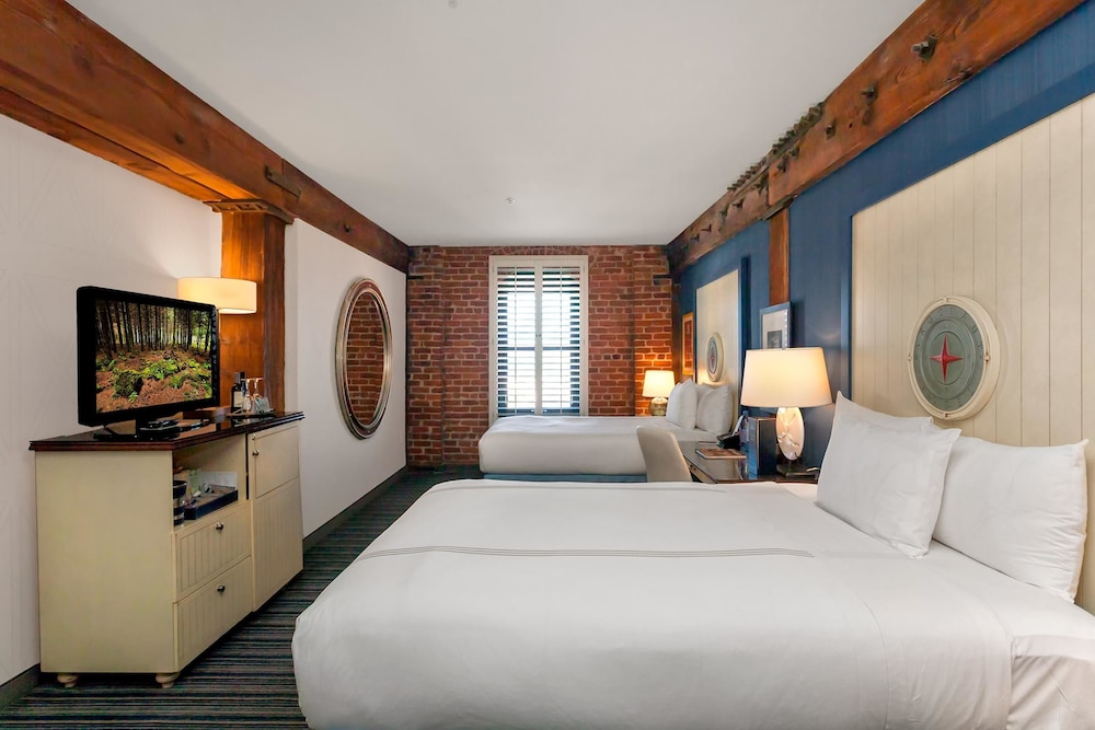 COURTYARD, 2 QUEEN BEDS, ACCESSIBLE