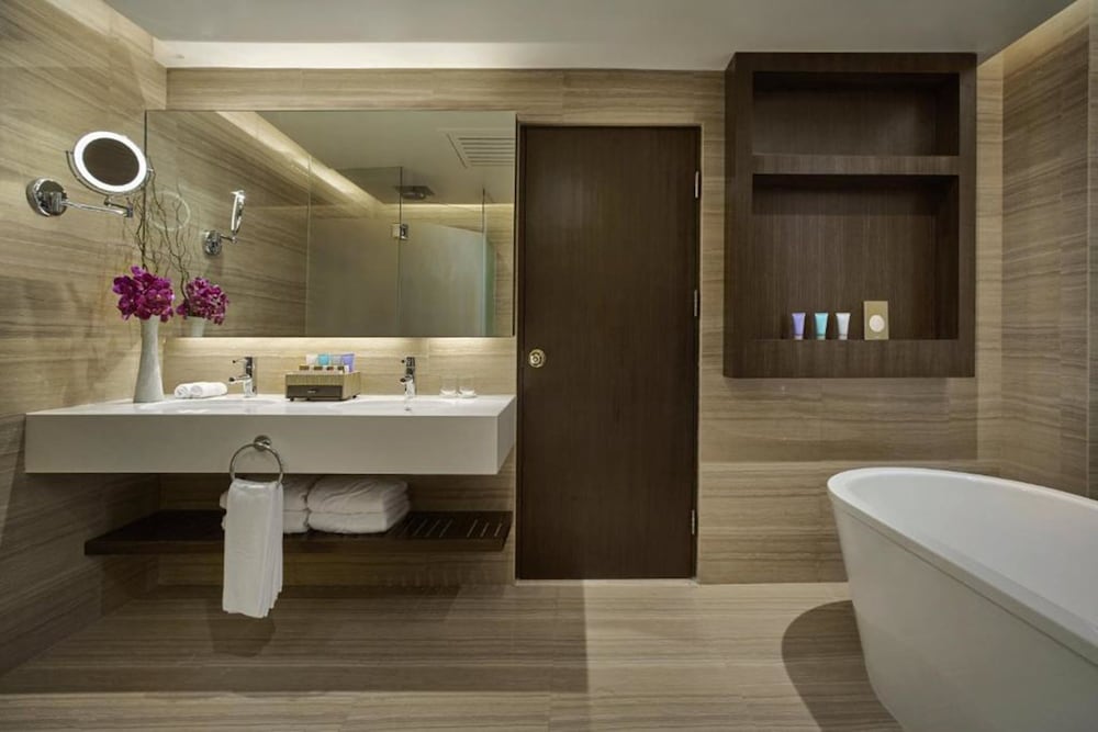 The Landmark Bangkok Hotel 67/73