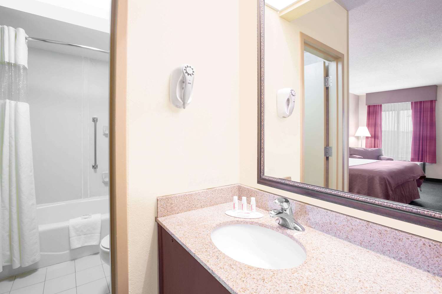 Studio6 Suites Jacksonville, NC 29/34