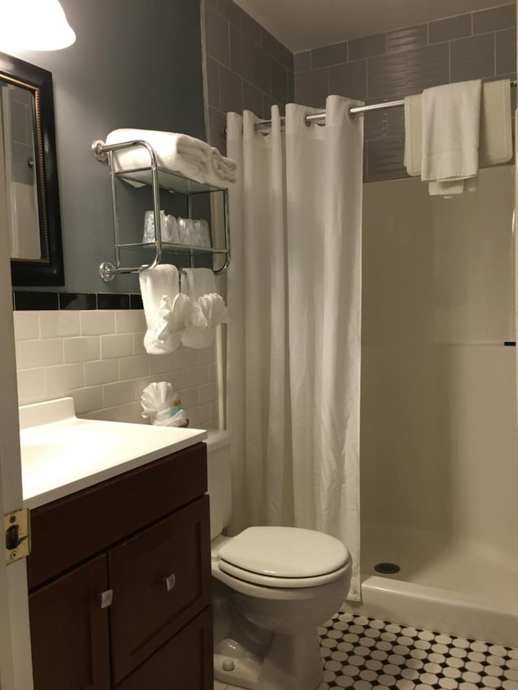 Whitman Motor Lodge 15/53