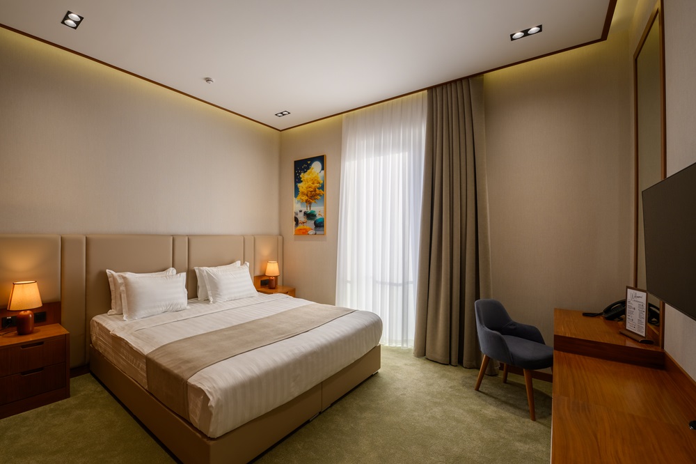 Senior, Suite, Double or Twin Bed