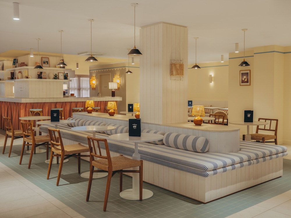 Kyriad Prestige Les Sables D Olonne Plage Centre Des Congres 36/65