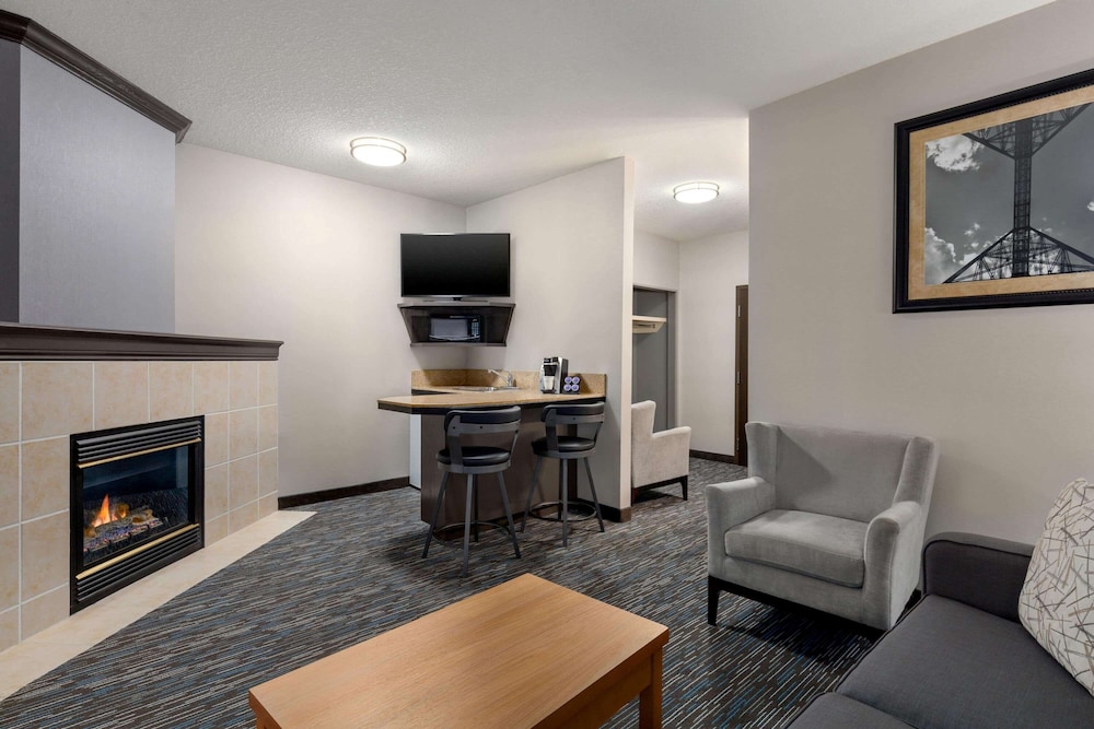 Wingate by Wyndham Lethbridge 32/50