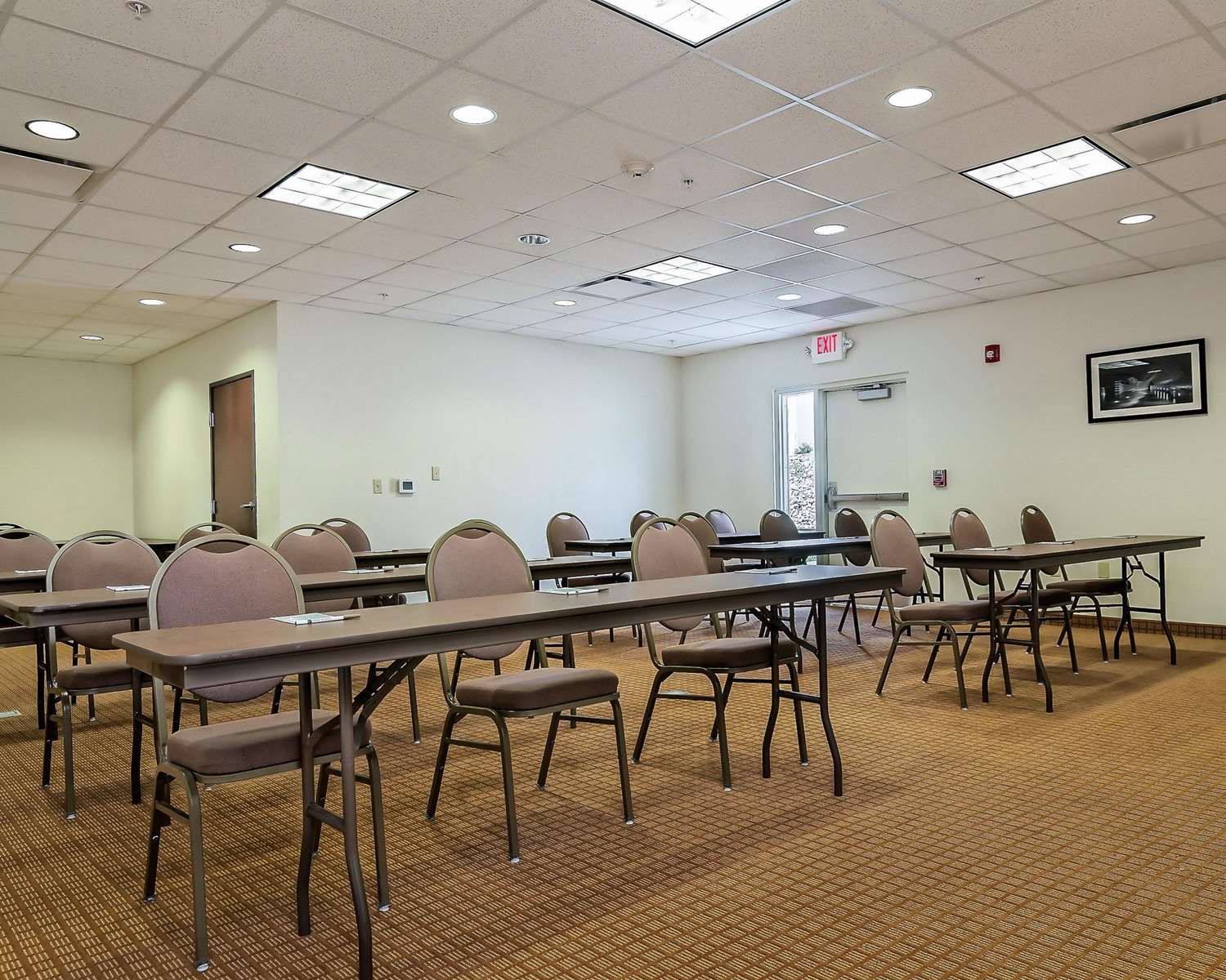 Sleep Inn & Suites Fort Scott 40/41