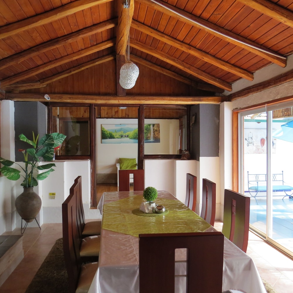 Hosteria Airport Garden 46/64