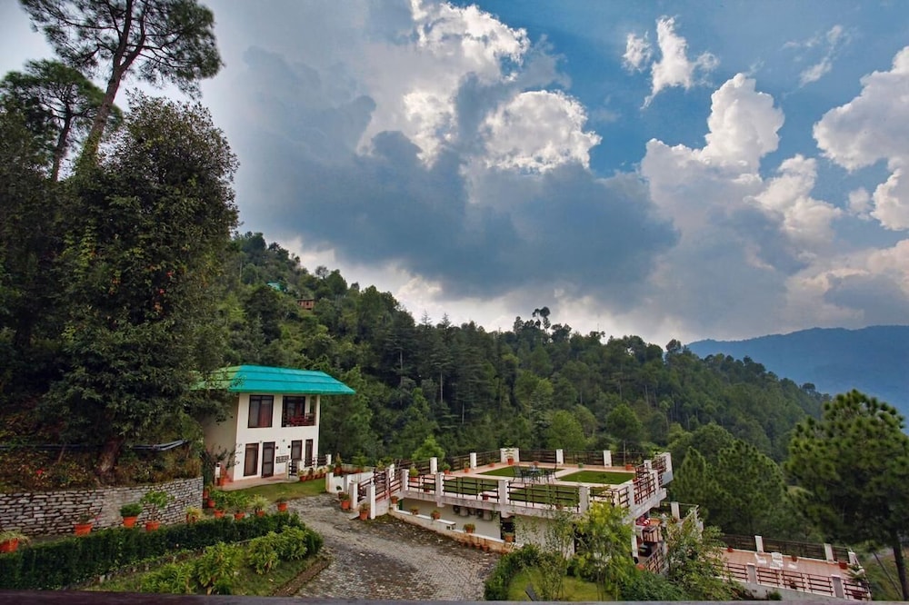 Flag House Resort 44/50