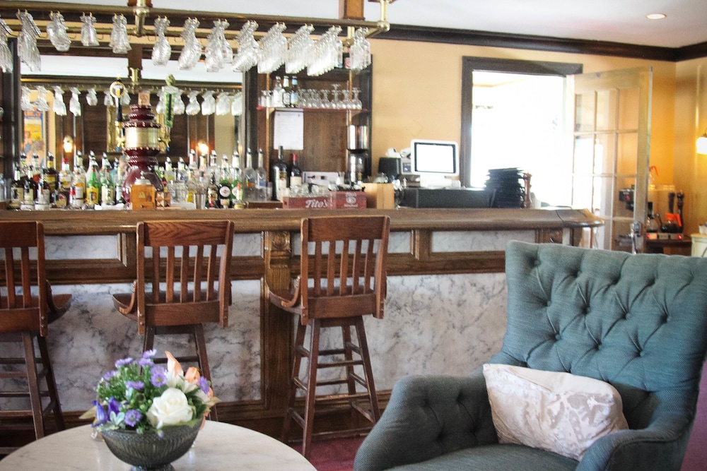 The Lucerne Inn 47/67