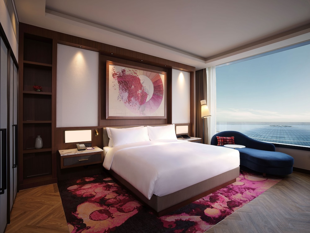Wellness Club, Sun, Suite, King Bed, Kitchen, Sun Tower