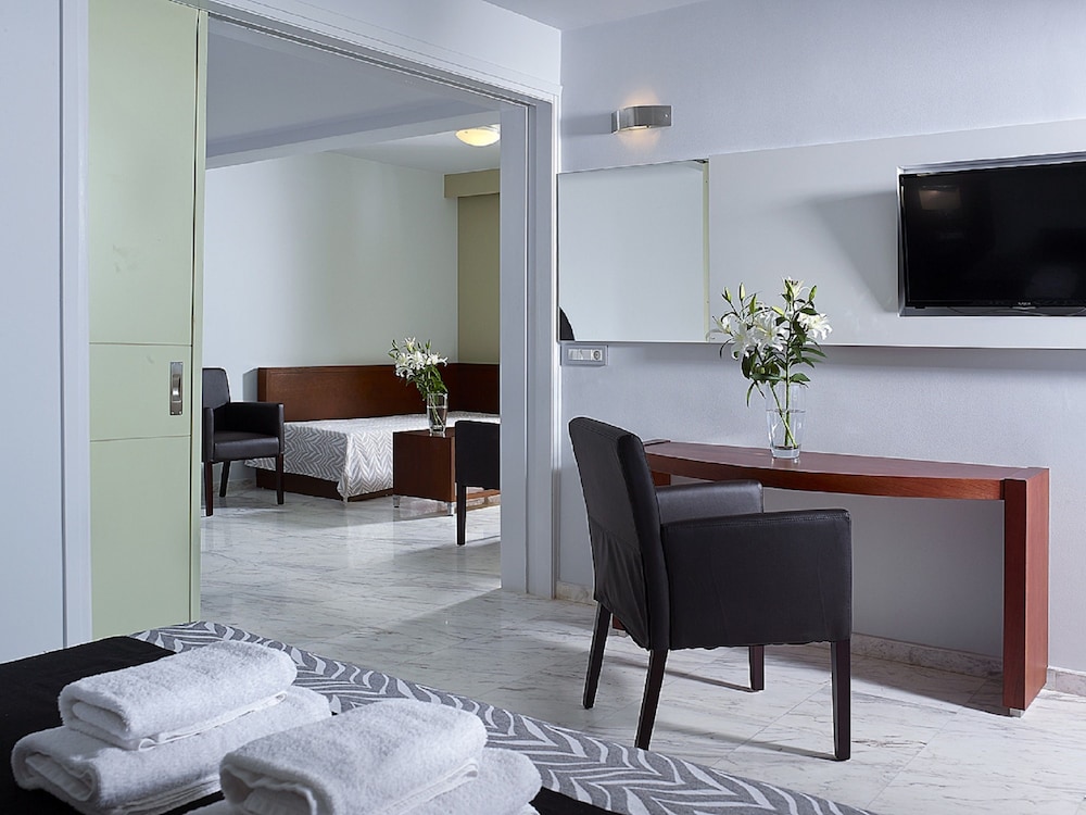 Eleftheria Hotel 34/42