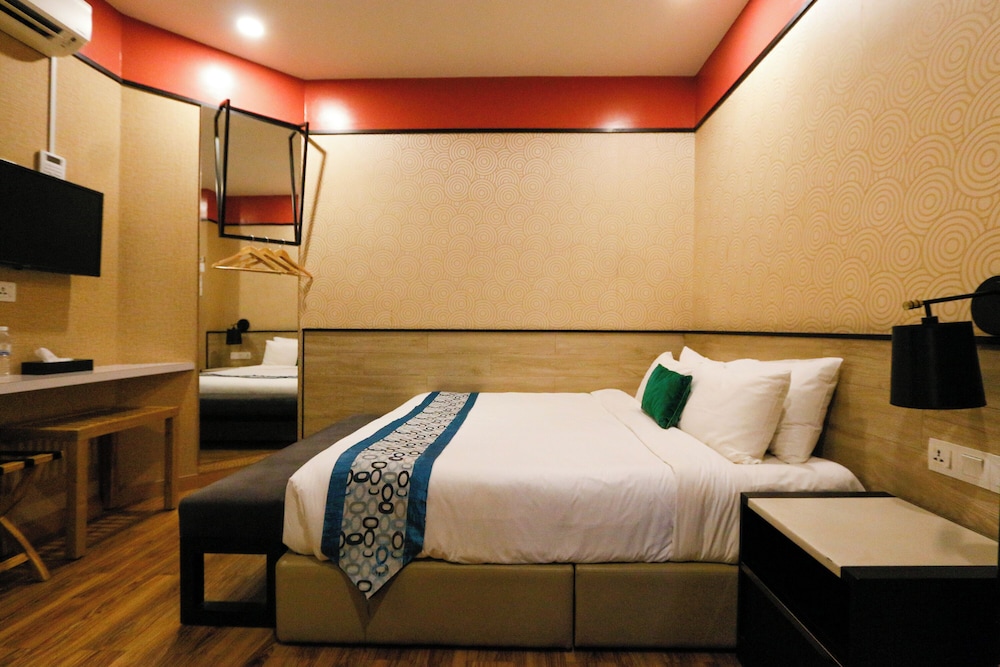 Swing & Pillows at Golden Roof Hotel Seri Iskandar, Ipoh 18/30