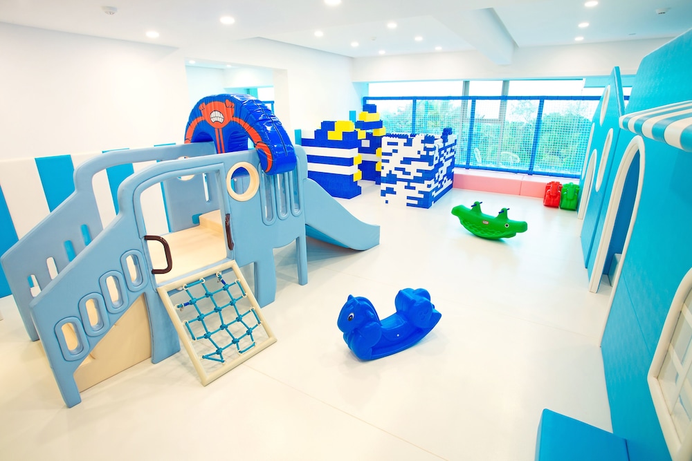 Grand Bay Hotel Zhuhai 32/50