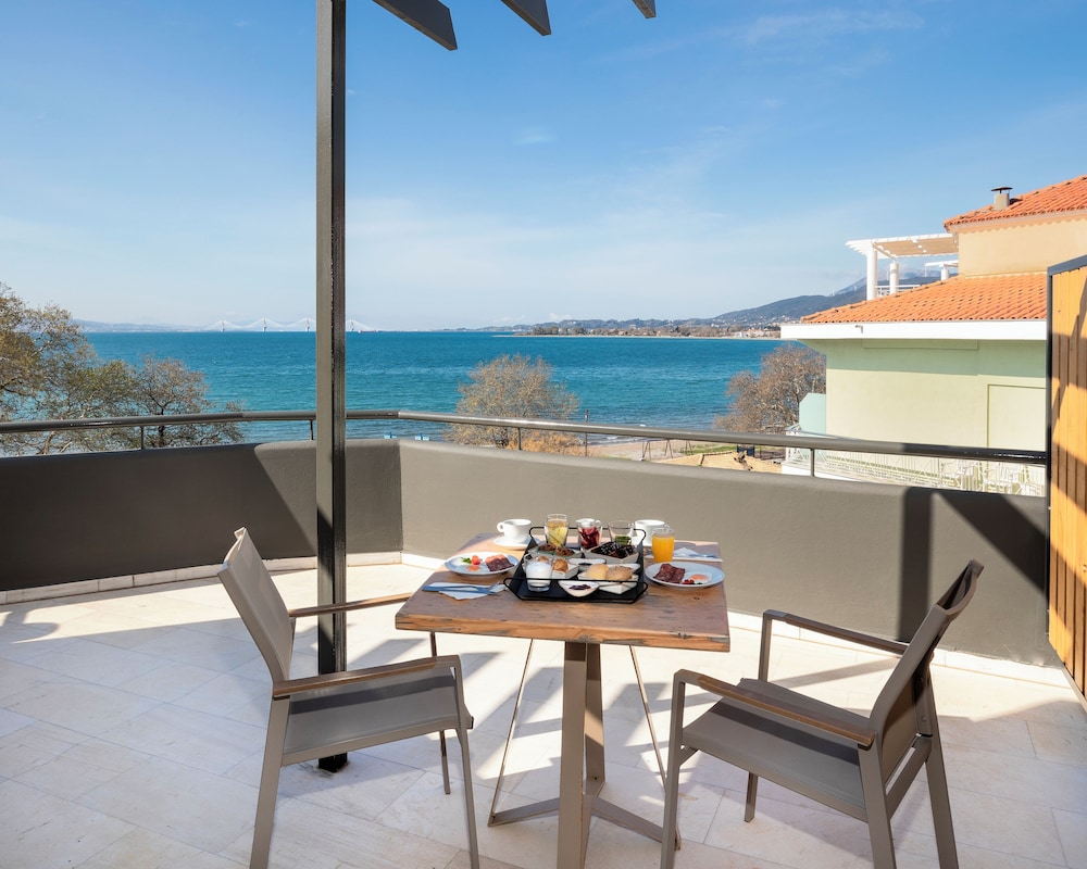 Nafpaktos Hotel 71/76