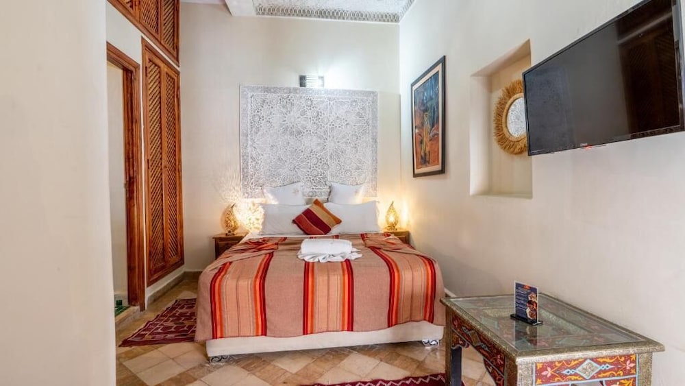 Queen Bed