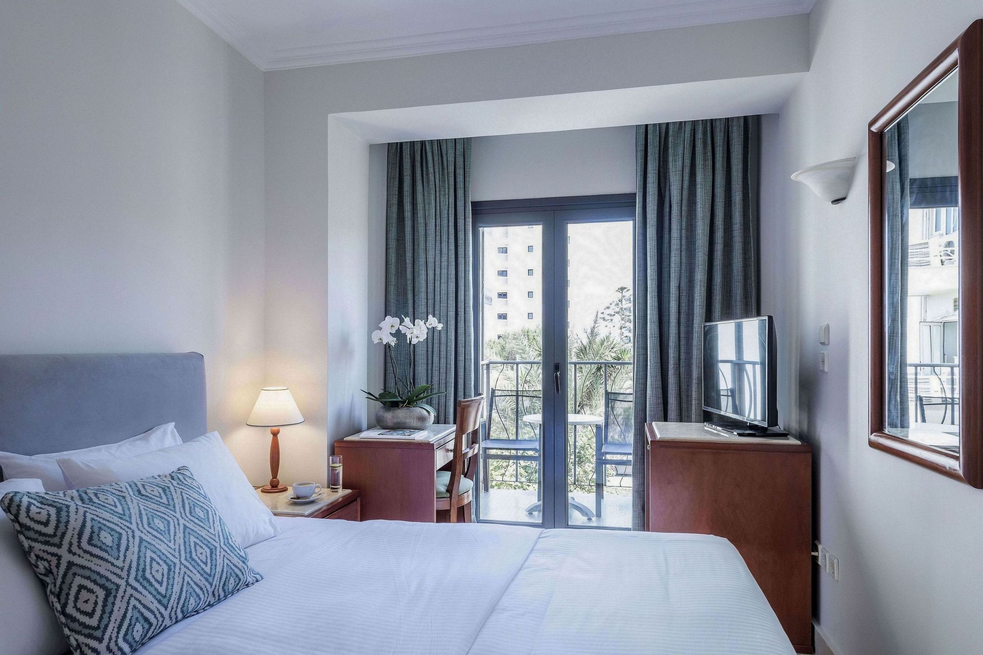 Room, Twin Beds, Lateral Side Sea View, Balcony