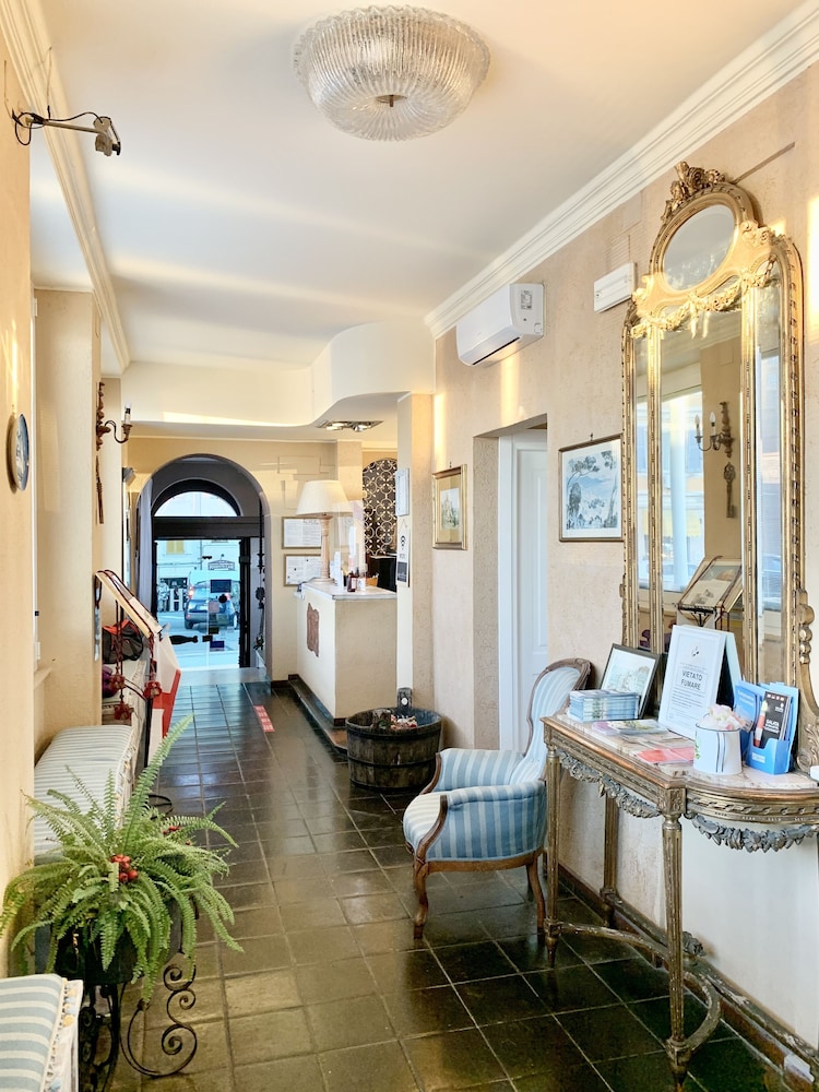 Castello Miramare 42/56
