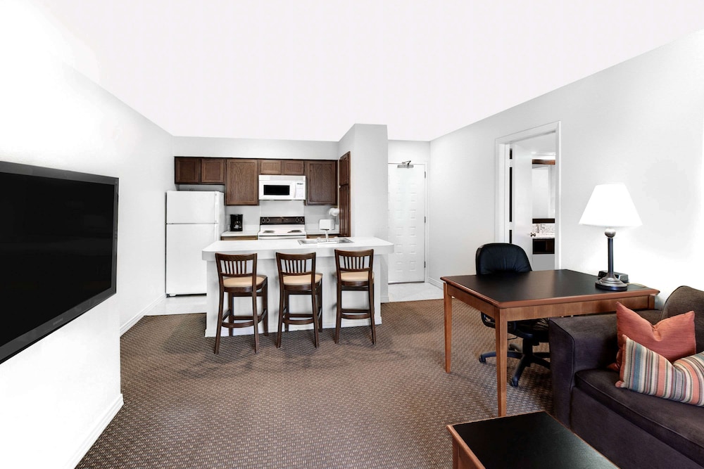Craigshire Suites - Arlington 18/34