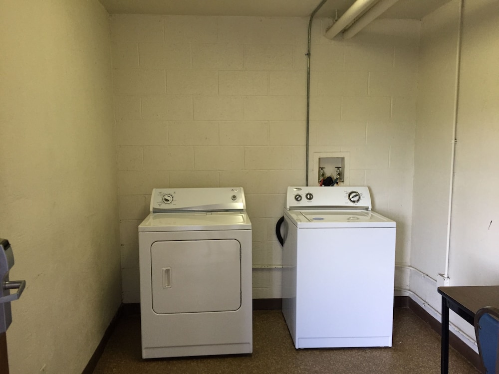 Comfort Inn and Suites Near Danville Mall 16/31