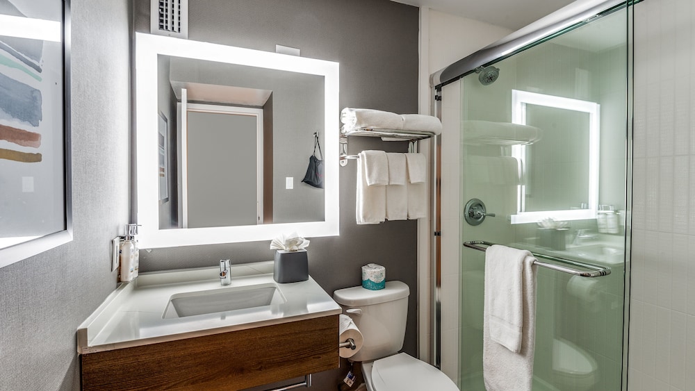 Staybridge Suites Dallas Market Ctr Love Field, an IHG Hotel 50/50