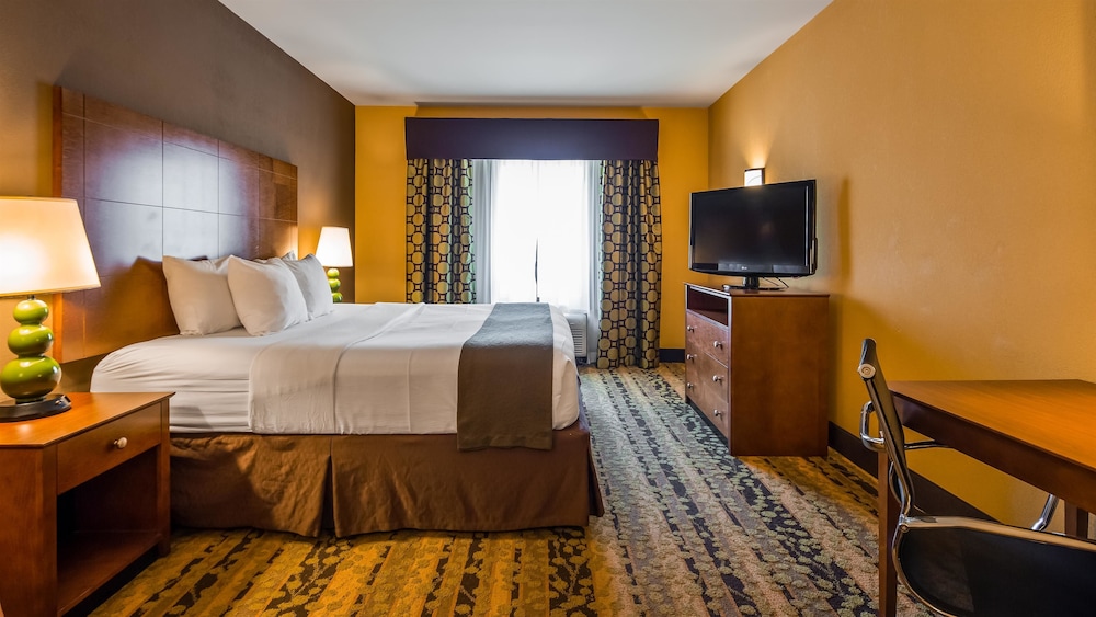 Best Western Plus Tupelo Inn Suites 20/45