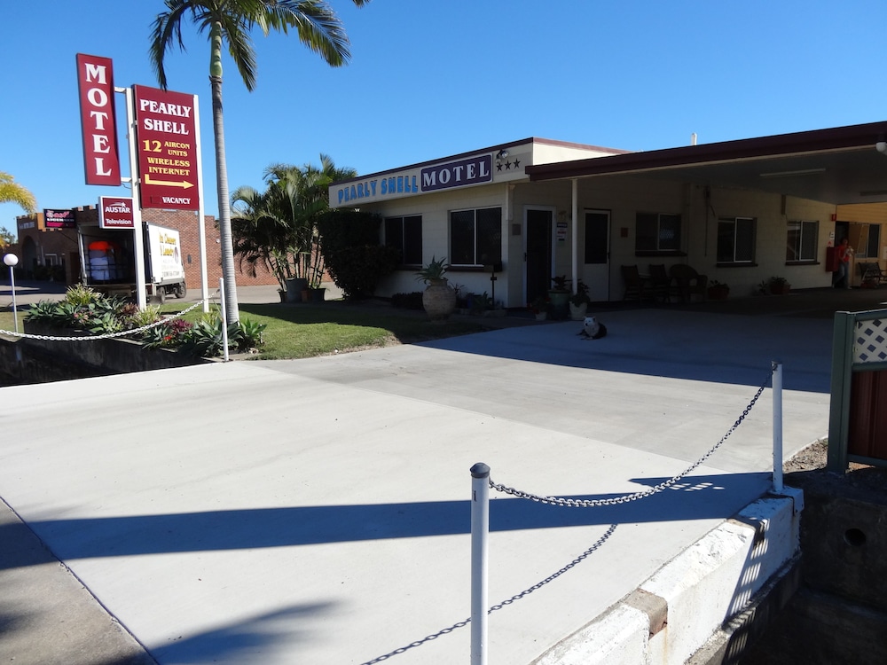 The Pearly Shell Motel 2/27