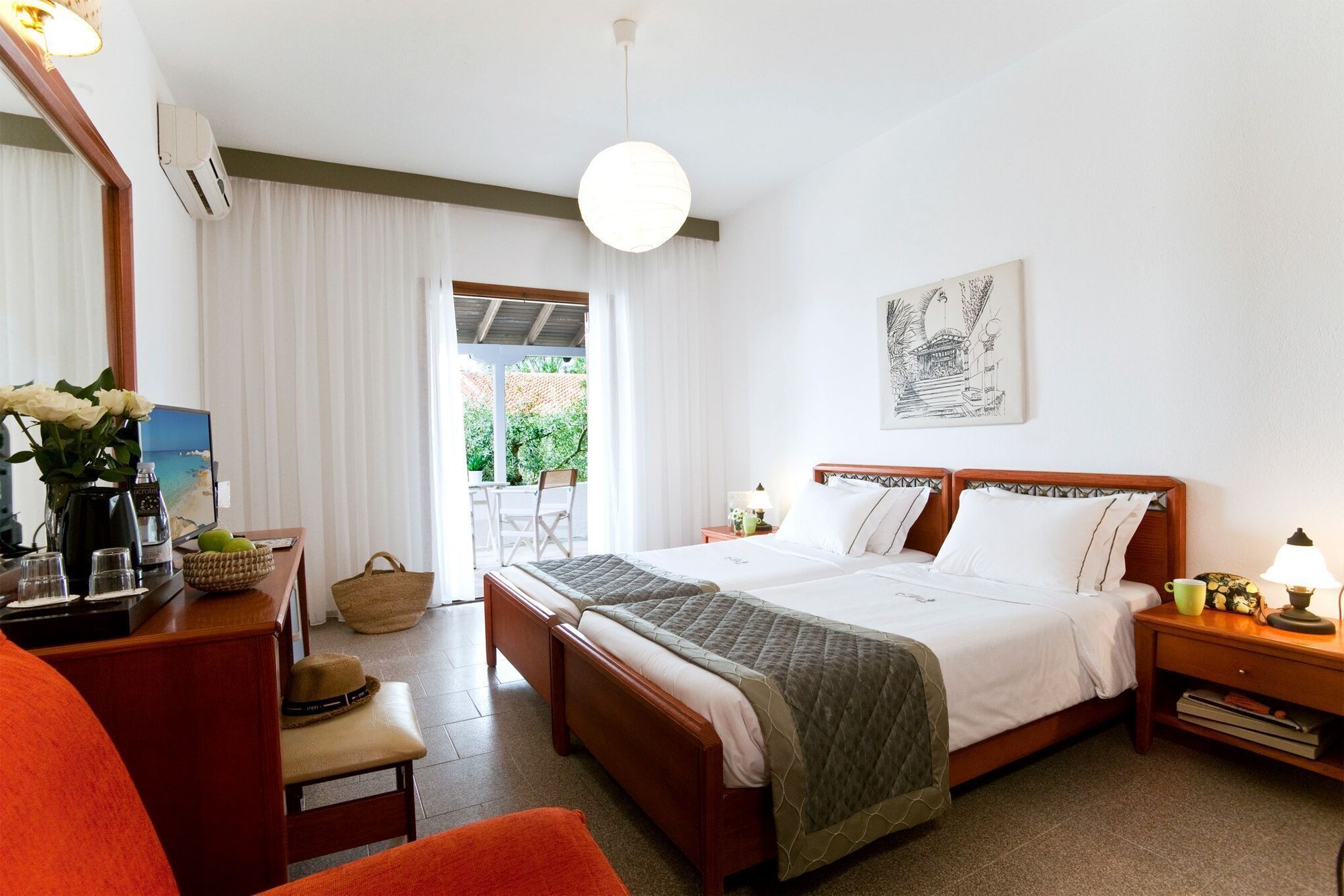 DOUBLE ROOM