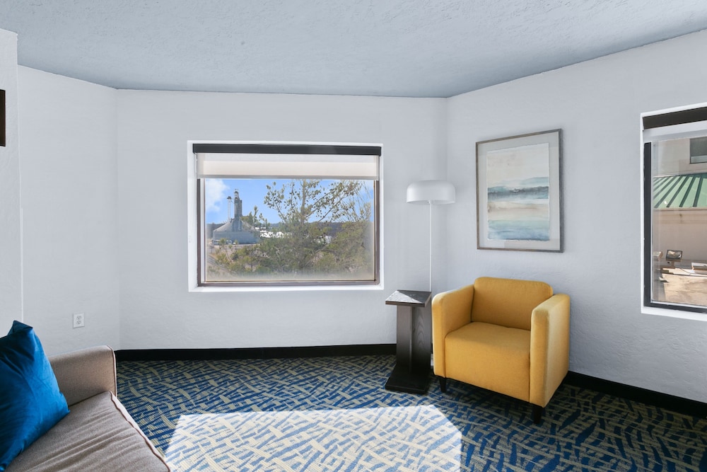 Mulberry, a Wyndham Hotel 35/46
