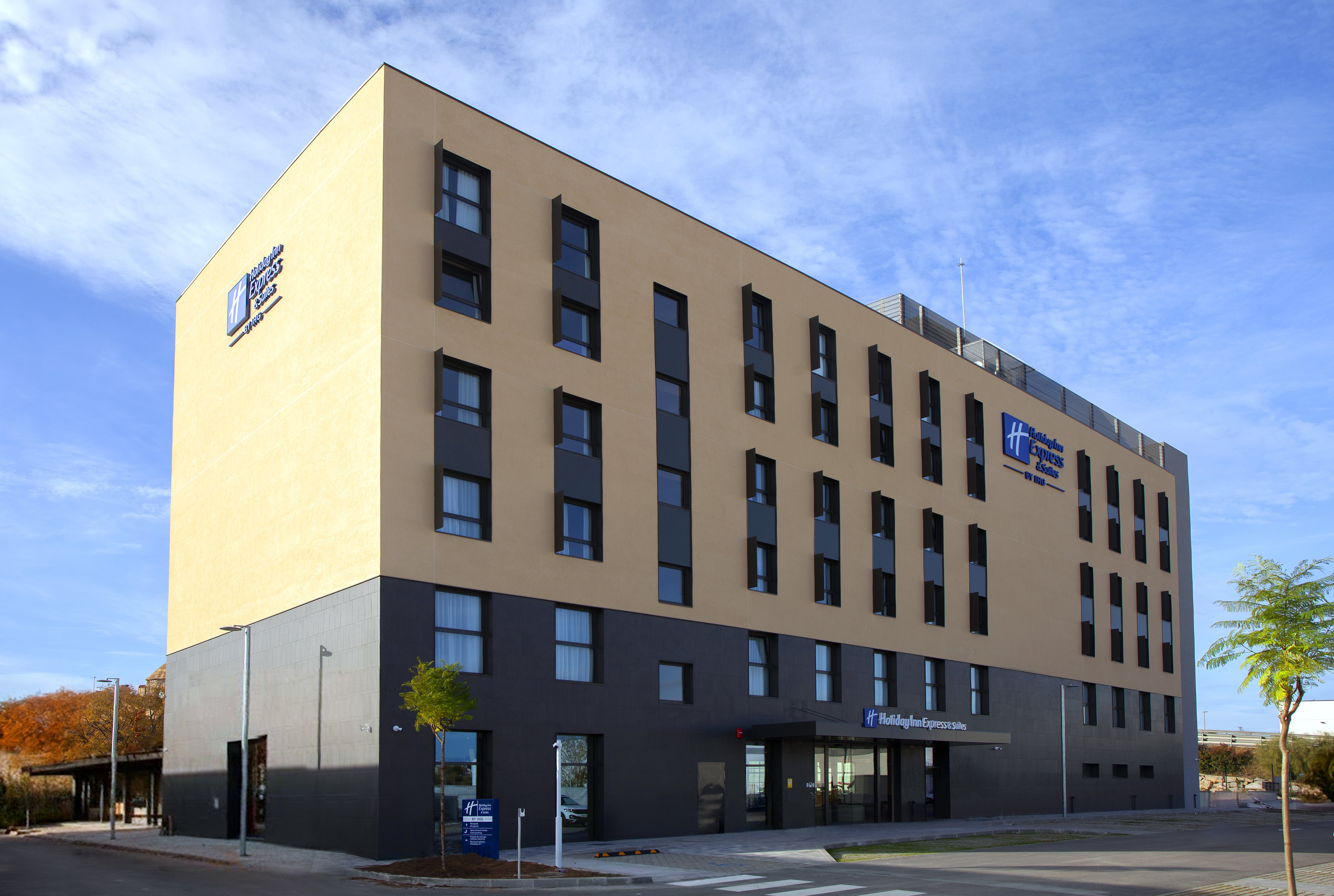 Holiday Inn Express & Suites Barcelona - Sabadell 19/20