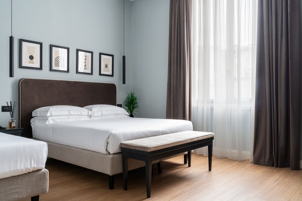 ROOM, TRIPLE