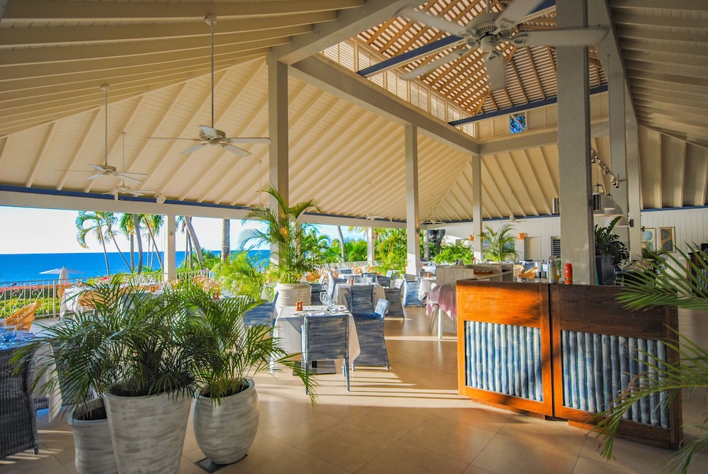 Cove Suites At Blue Waters 6/50