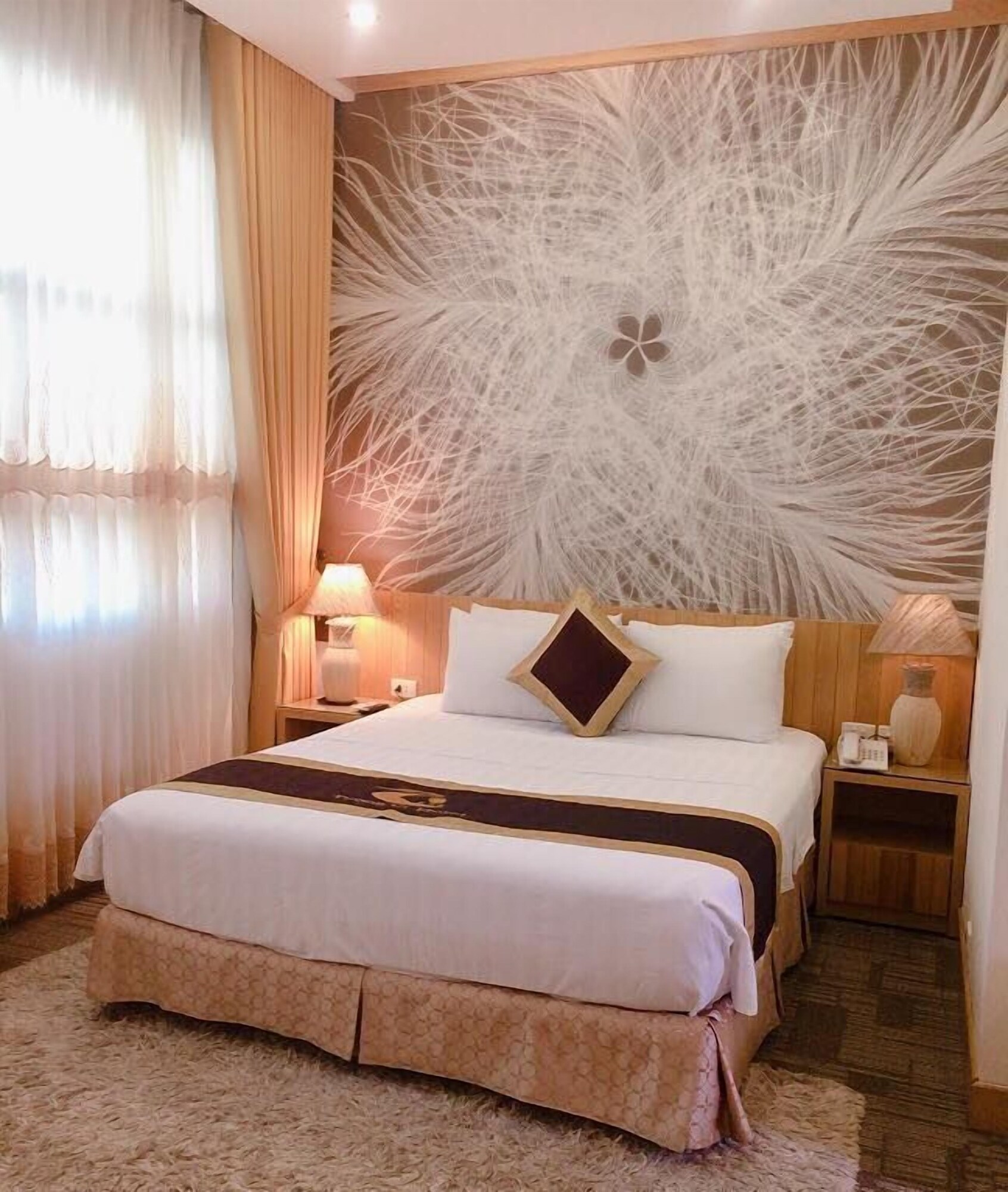SUITE, BATHTUB