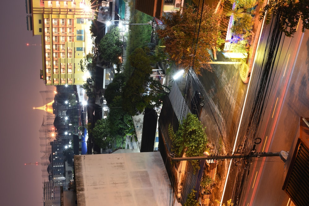 Trendy Hotel 42/44