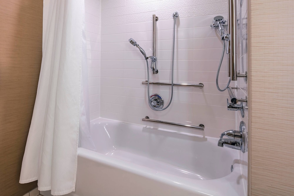 Fairfield Inn & Suites By Marriott Boston Marlborough/Apex Center 11/40