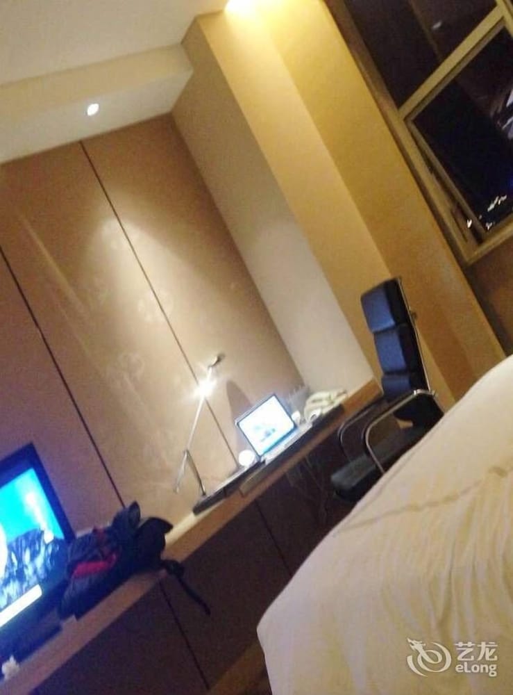 Grand Skylight International Hotel Ganzhou 6/26