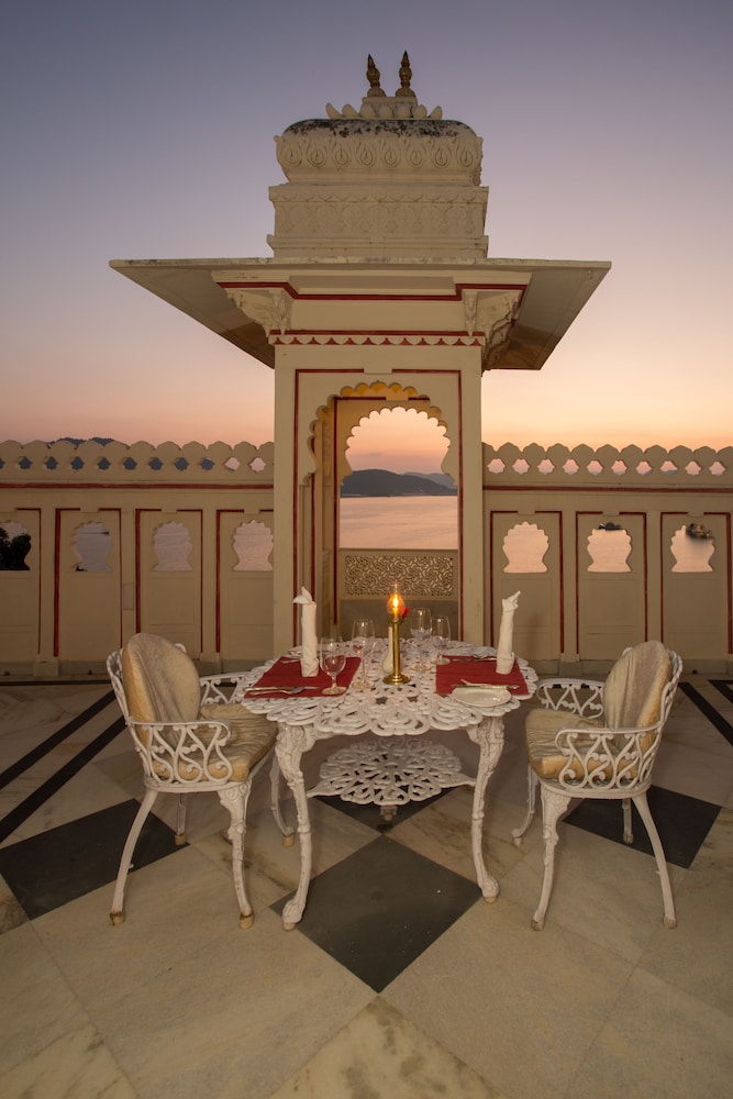 Shiv Niwas Palace 61/71