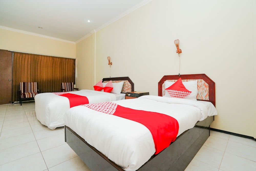 OYO 1652 Hotel Tampiarto 15/35