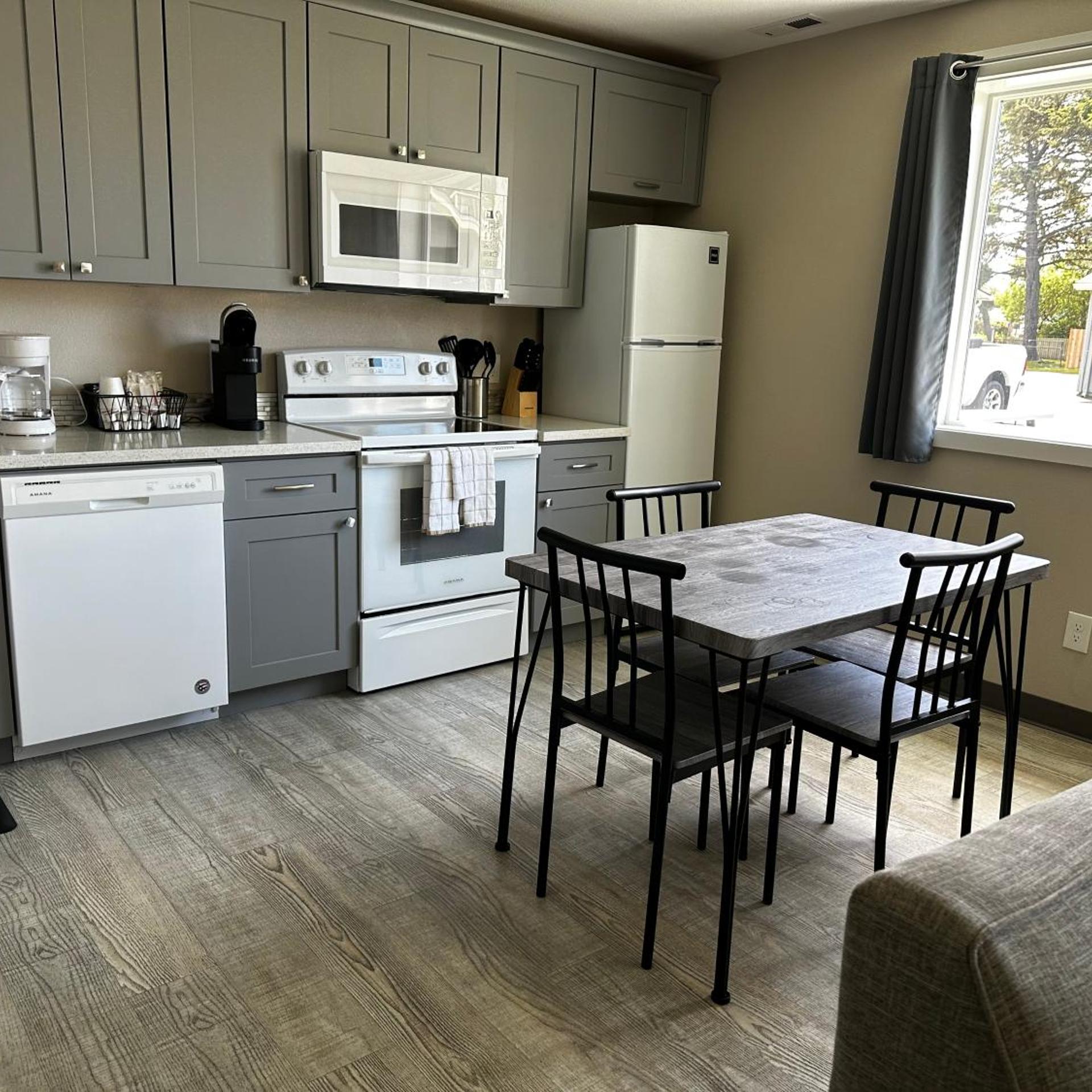 Coastal Inn & Suites 27/50