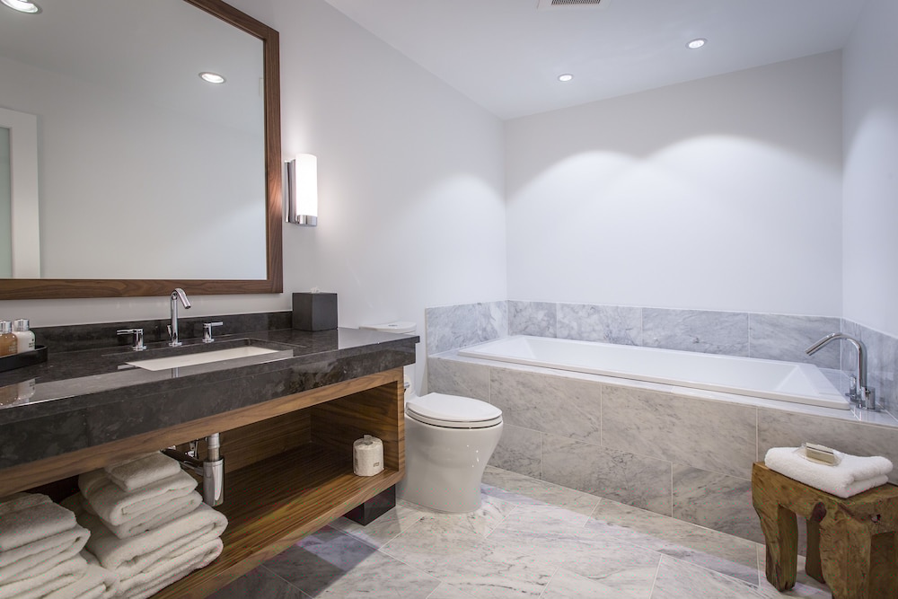 Qualicum Beach Inn 45/70