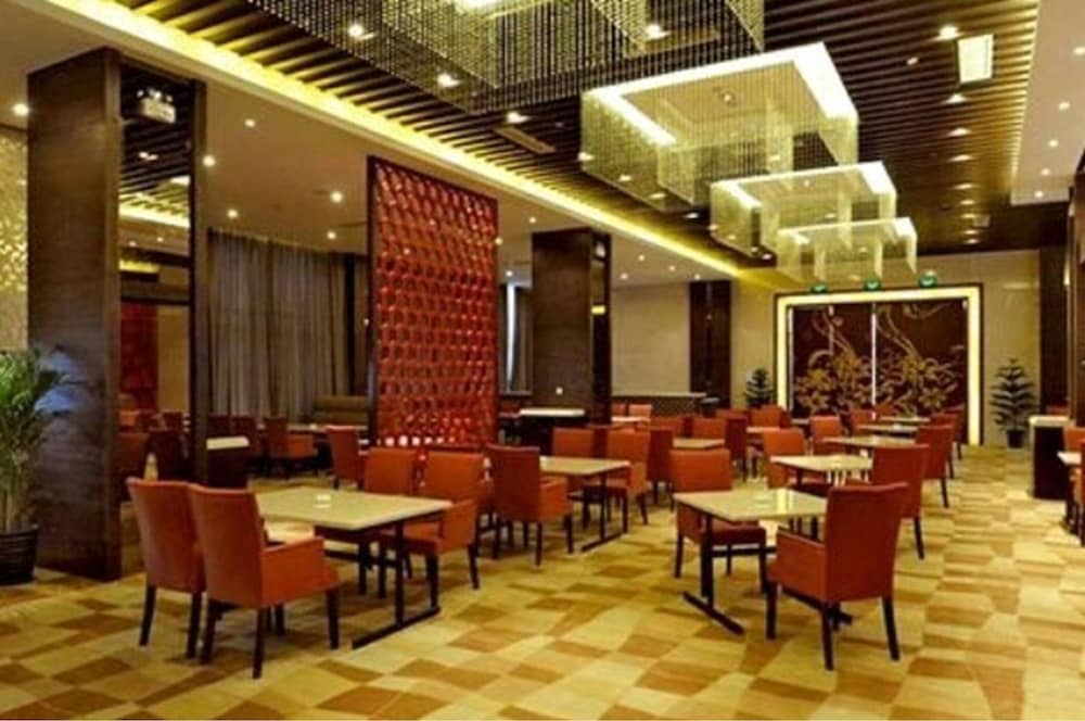 Shanghai Paradise Hotel 20/22